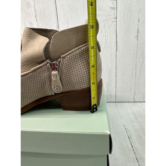 Nurture NEW Ankle Leather Mesh Booties Carnes Gris Taupe Sz 7.5 in Box Side Zip - Picture 6 of 12
